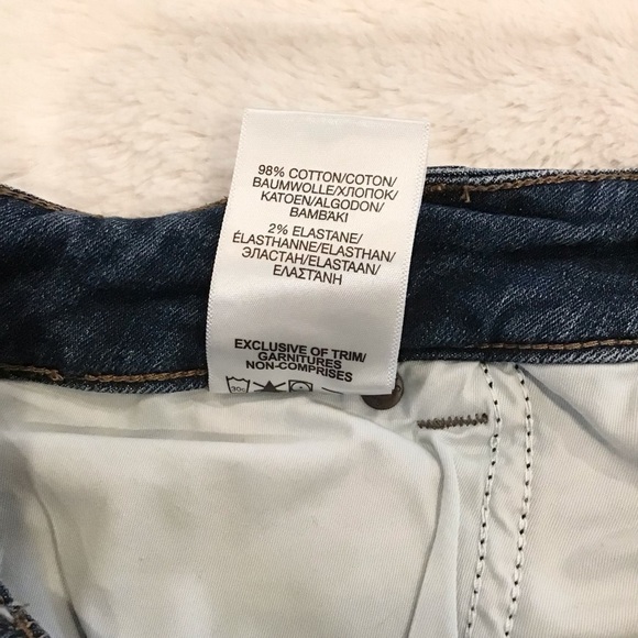 Silver Jeans 30 (US 8) Sam Bermuda Denim Jeans Shorts Women’s Distressed Cutoffs - Picture 7 of 9